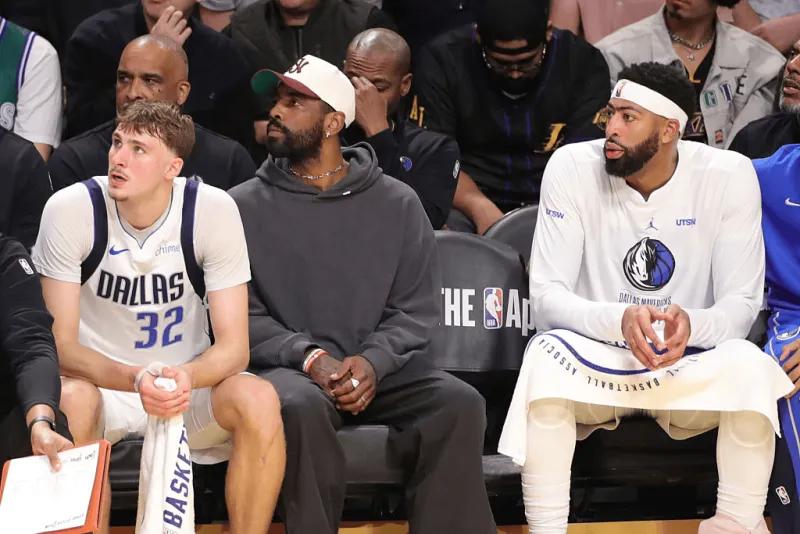 独行侠不再等等欧文了?

现在就拆队重建，为时过早吧。随着浓眉的复出，独行侠近五