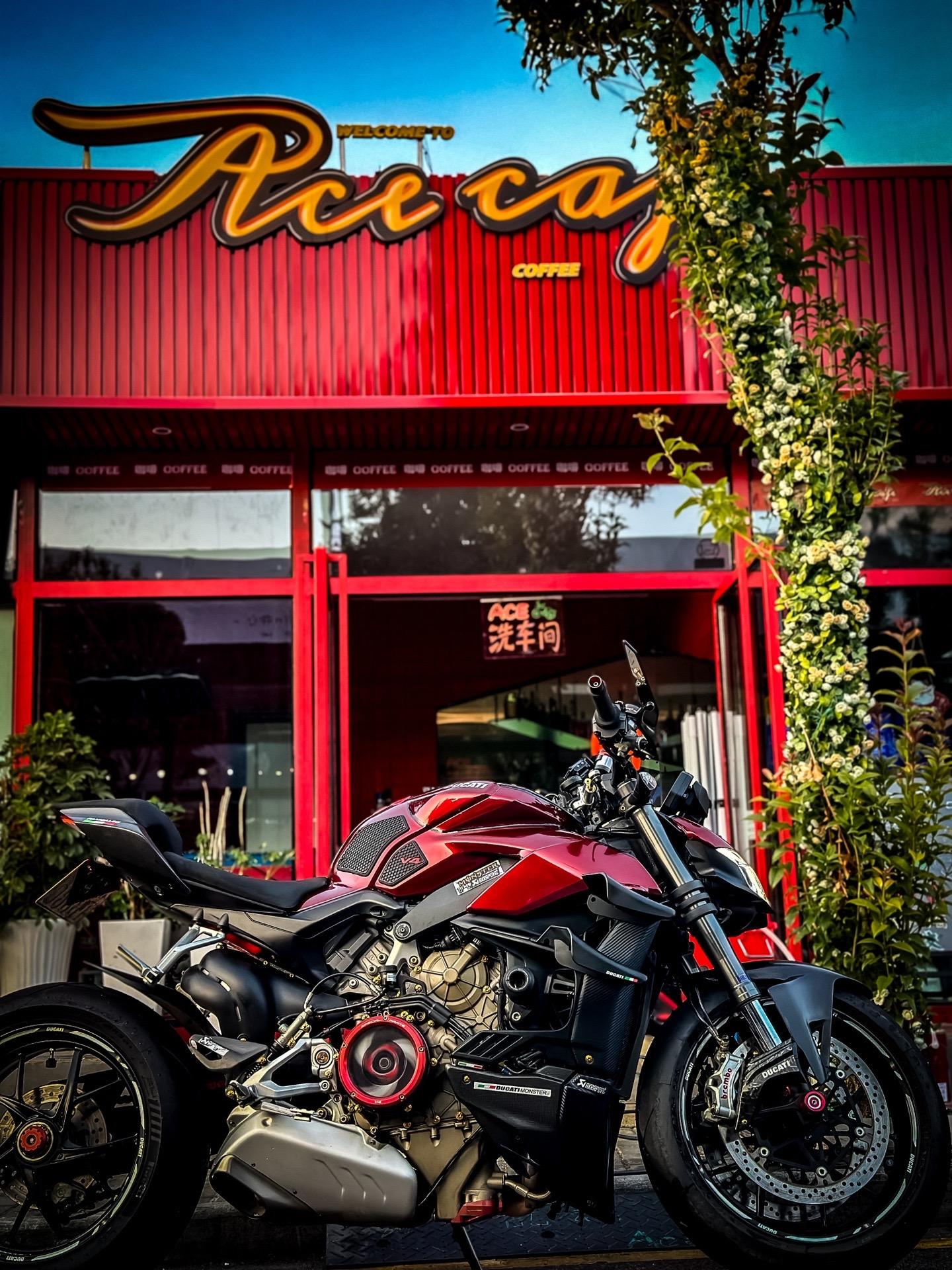 来ACE洗车 免费送两张帅照🫡