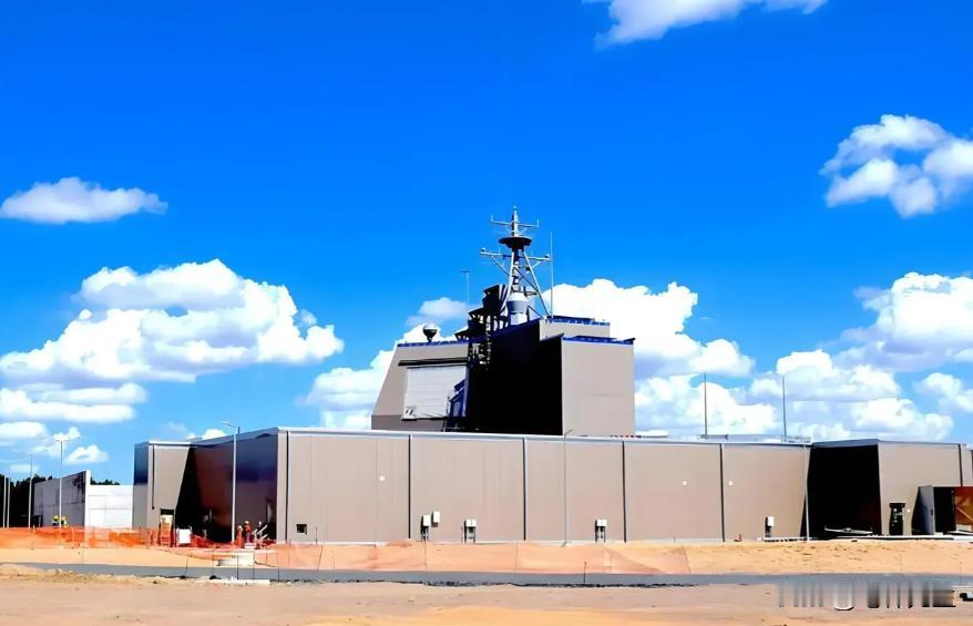 波兰再也不敢当“出头鸟”了。
 
波兰在俄乌战事激烈之际引进美国“宙斯盾”导弹防