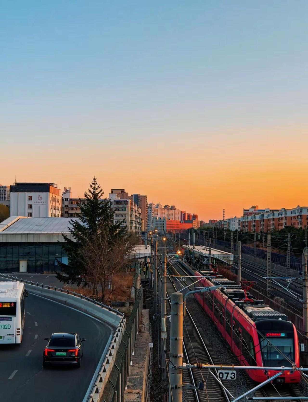 西解放立交桥轻轨站城市建设 城市建设 长春