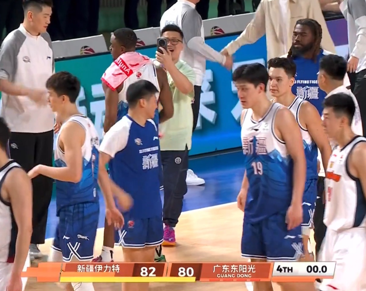 双倍快乐的一天徐杰0分新疆男篮vs广东男篮深圳男篮vs辽宁男篮