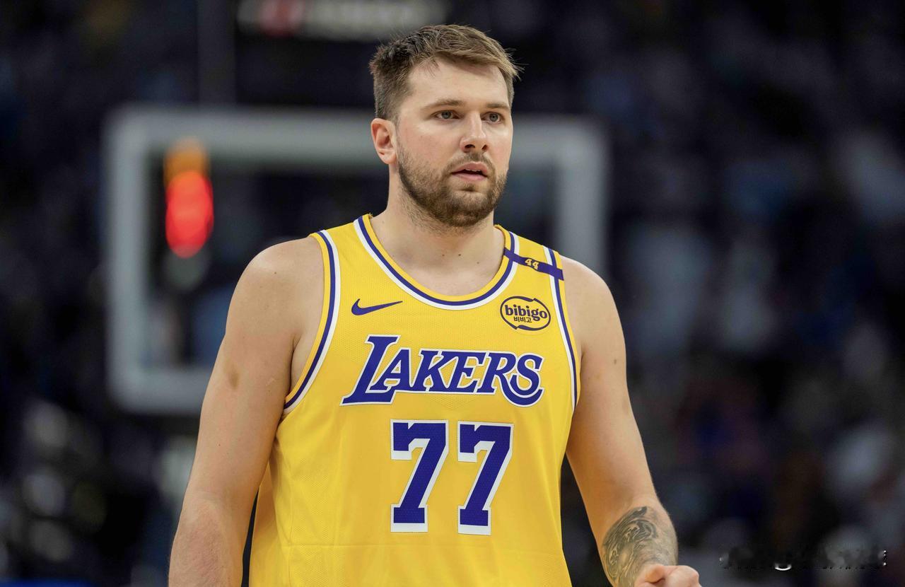 8月1日一大早，NBA湖人传来两个惊爆消息。

1、东契奇计划提前续约湖人
东契
