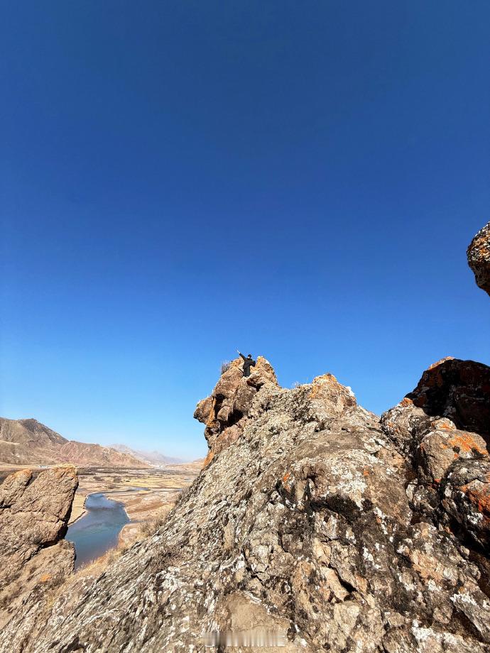 赵小童囊谦一定会再回来的  赵小童说又结识到了很多新朋友  看赵小童在囊谦的精彩