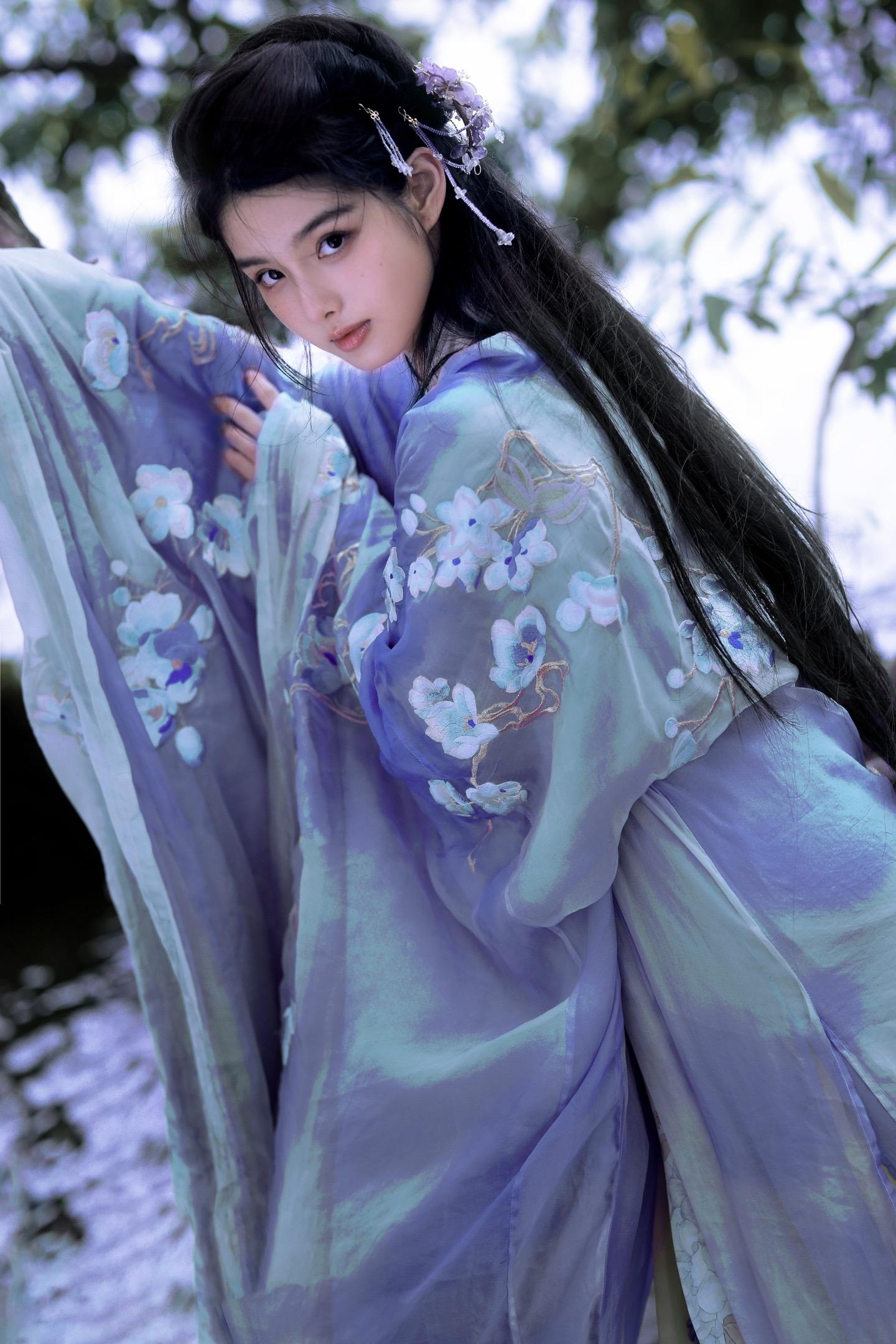 “携月而来的仙瑶”我拍的艾米！