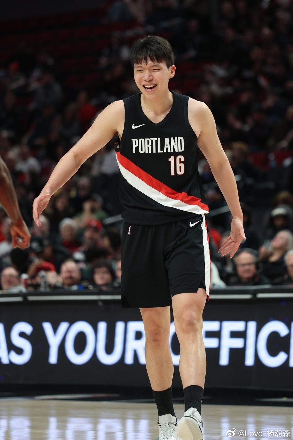 波特兰开拓者 NBA宣布，开拓者队因在选秀前与杨汉森进行非法接触而被罚款10万美