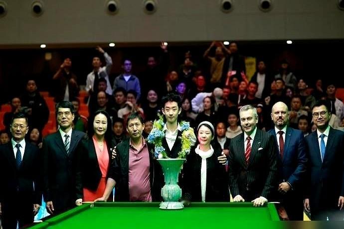 奥沙利文疯了？！直接放话：中国小将吴宜泽，三年内世界第一！

这可不是客套话。在