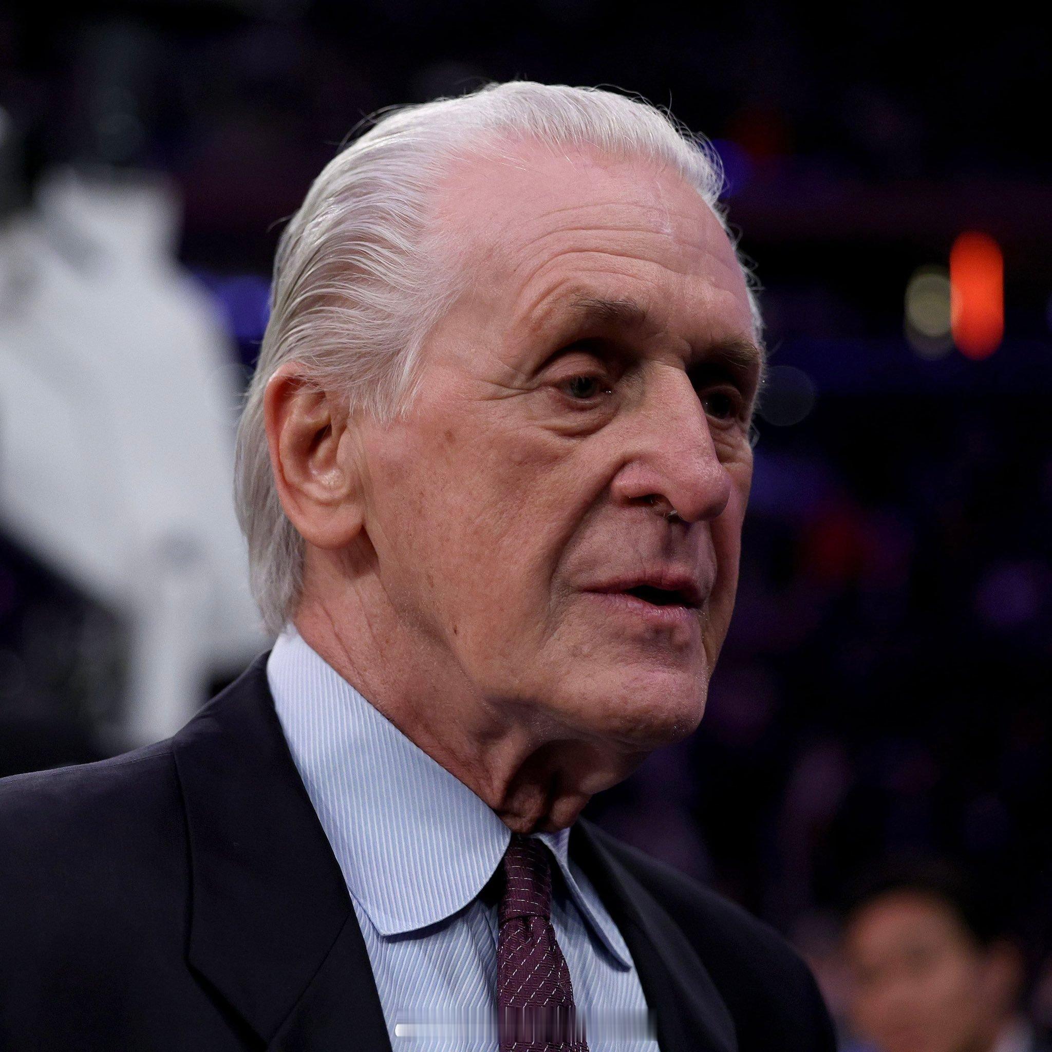 热火记者Barry Jackson报道，为得到雄鹿当家球星扬尼斯·阿德托昆博，热