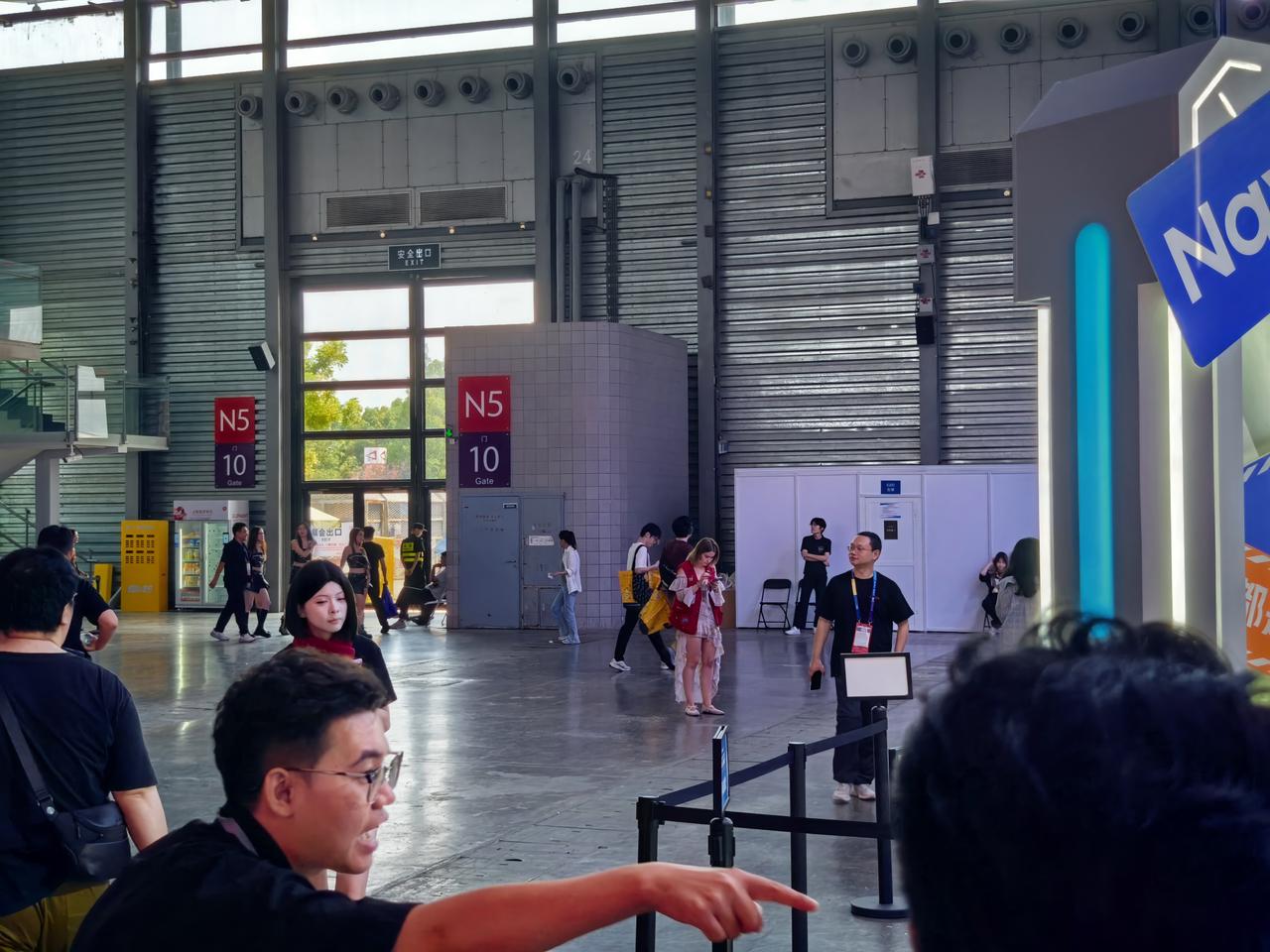 ChinaJoy感慨，这地儿以前是魅族，今年realme和ROG也没来了，现在手