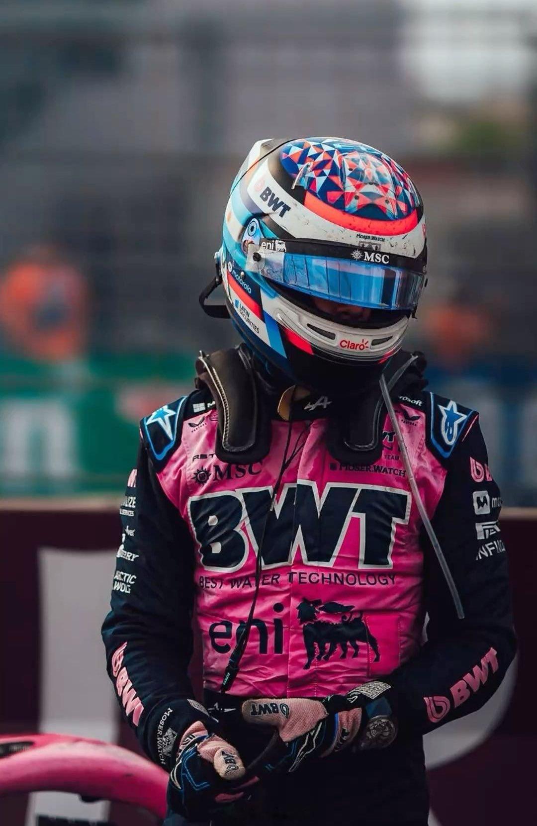 诺里斯加冕f1世界冠军  阿根廷车手弗朗哥·科拉平托今年参加的18场F1大奖赛中