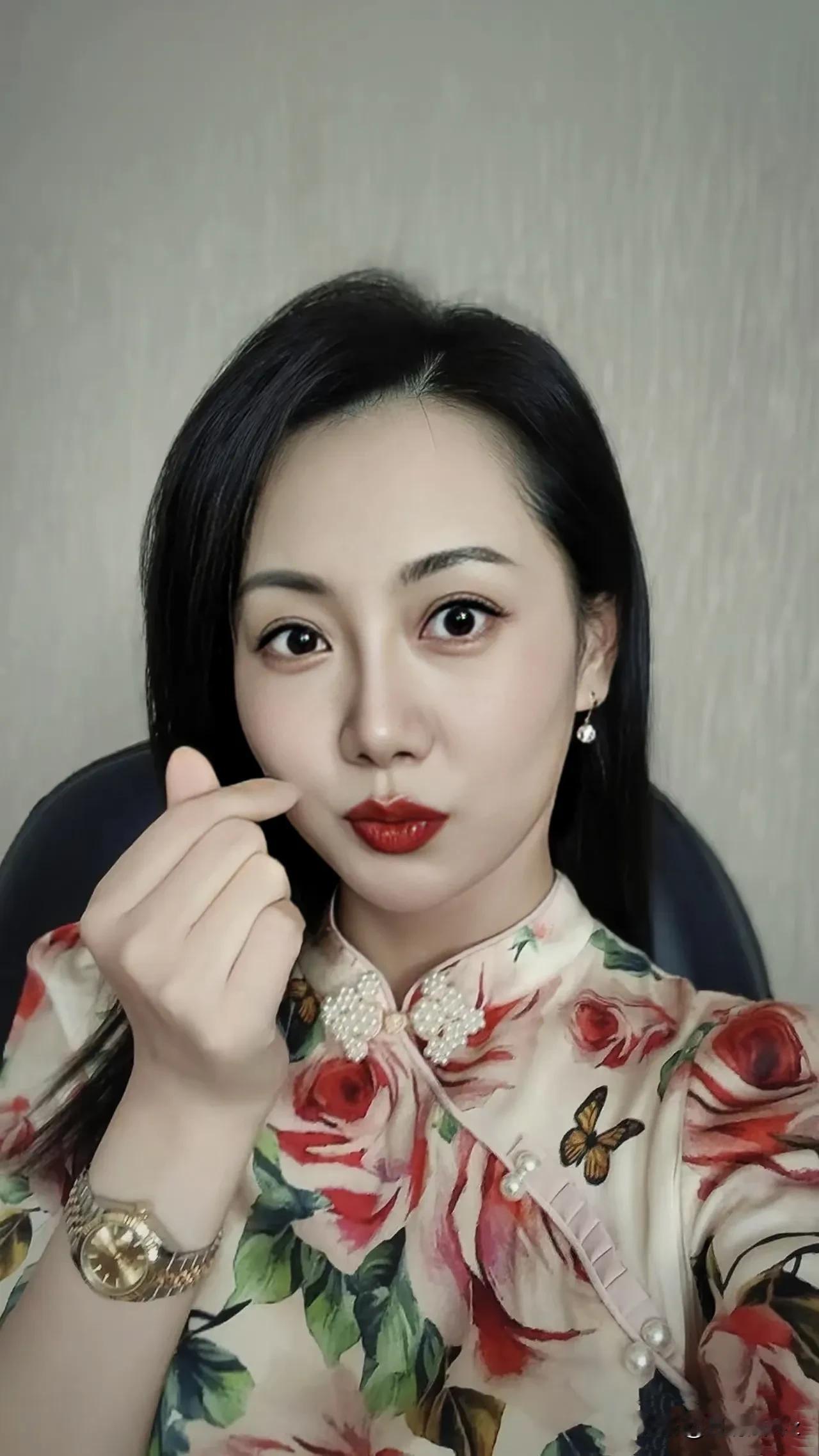 因为每个不懂得控制内心的人，
总喜欢按自己的傲劲儿去控制别人的意志。
     