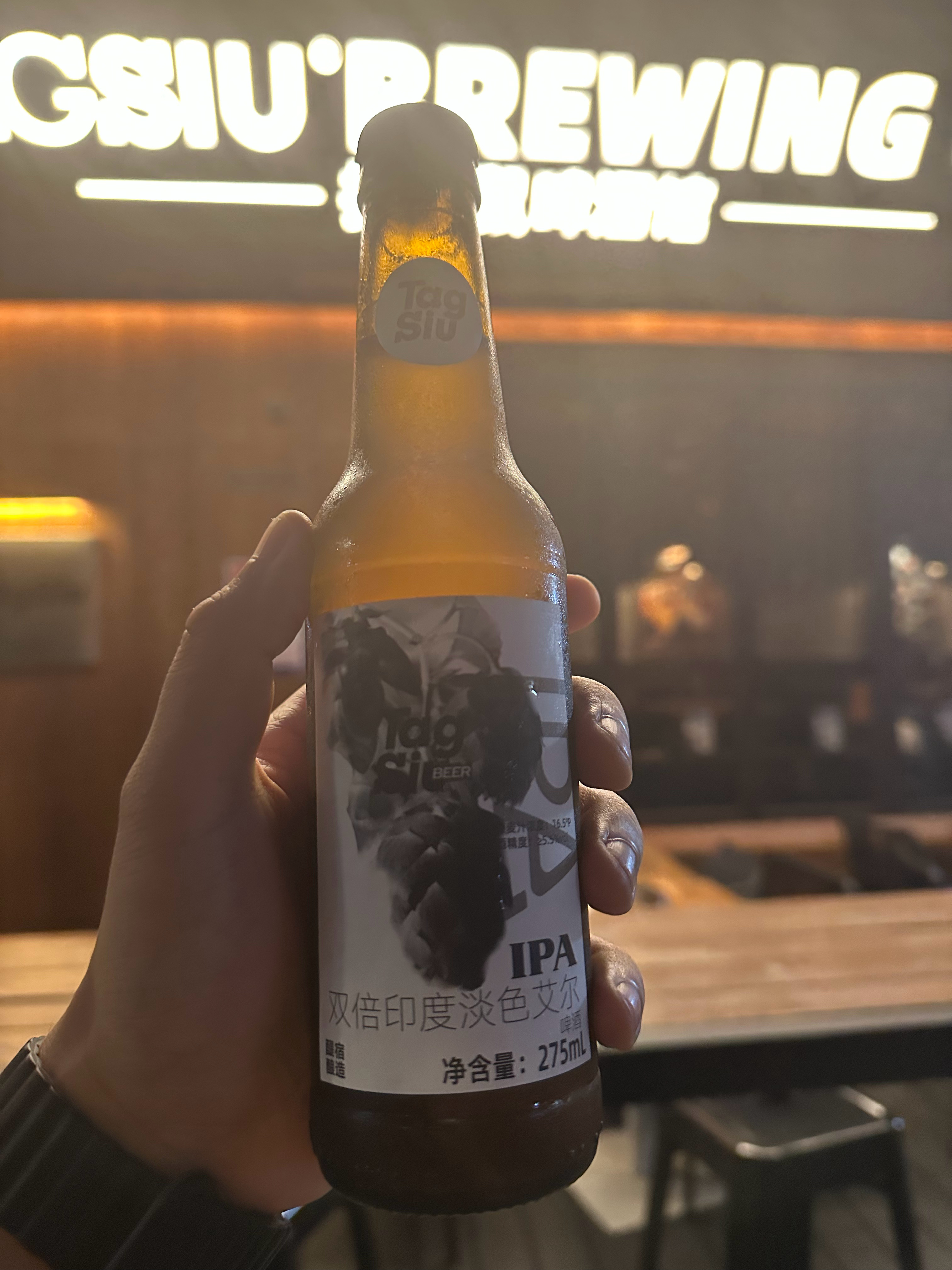 本IPA爱好者现在每天下班楼下买瓶酒，一边走一边喝 ​​​