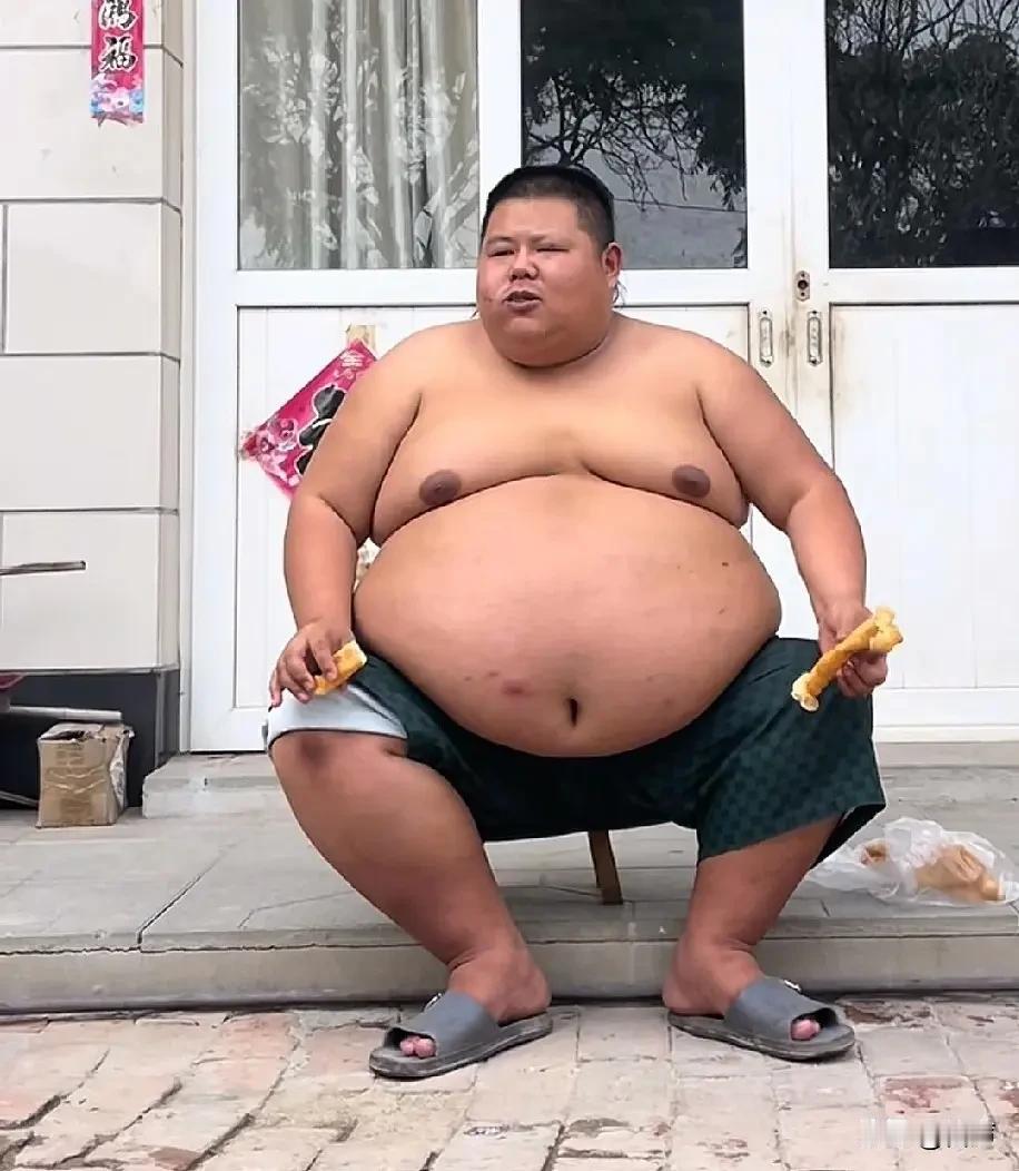 良子是真的挣到钱了啊
不仅给女友娟买了房子，而且房产证上写的娟的名字，这套房花了