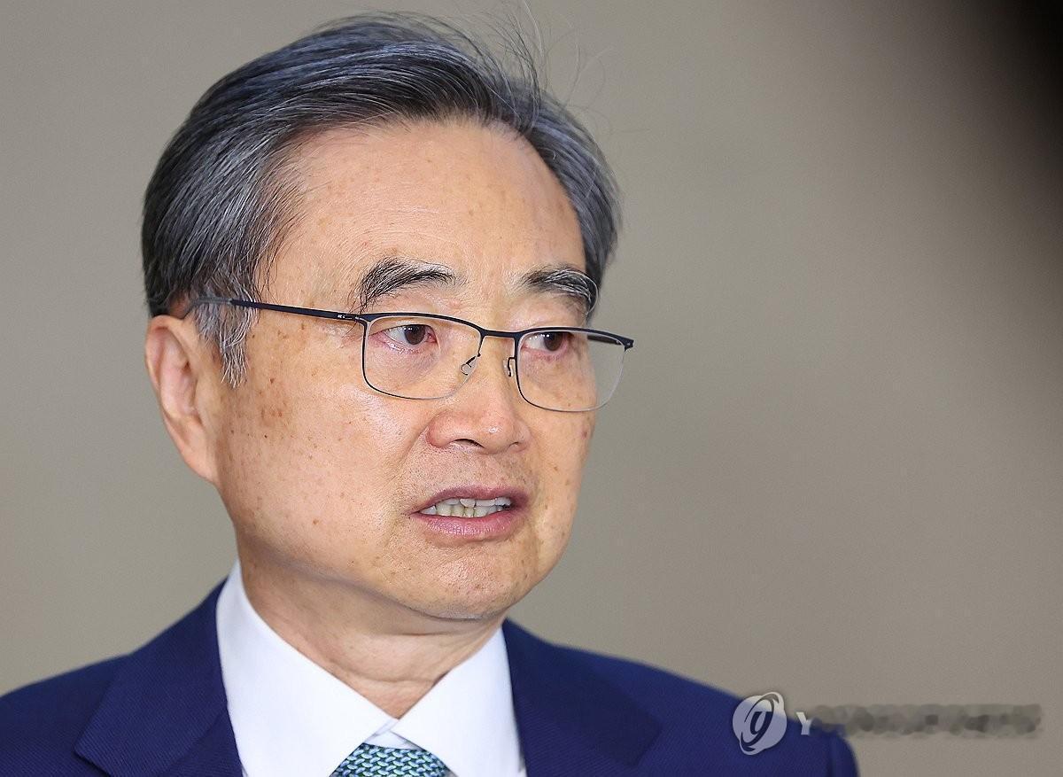韩国外交部长赵显在接受美媒采访时声称，“中国对邻国造成一些困扰”，“警惕中国的崛