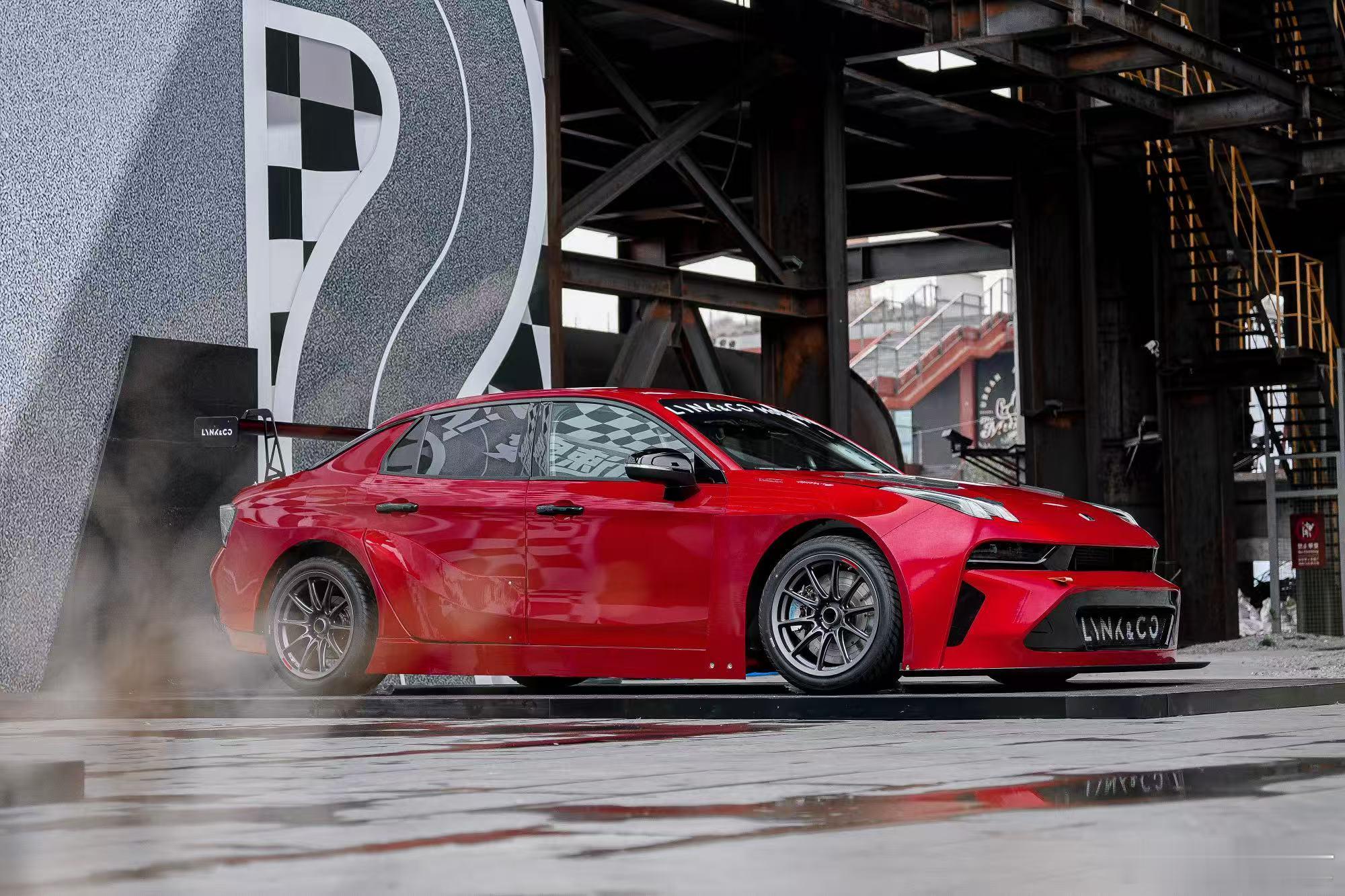 领克这款自研赛车也猛了！2026年3月要先到意大利办WSC注册手续，4月就能交付