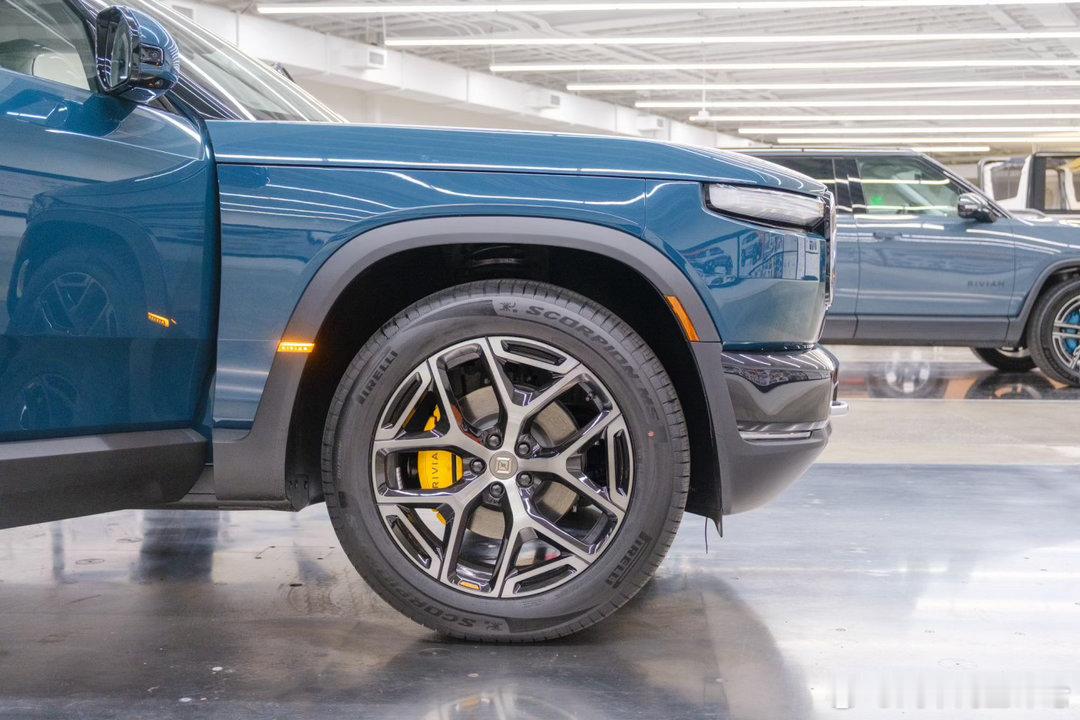 退役电池重新发电，美国新势力最新发布当地时间4月14日，美国新势力Rivian宣