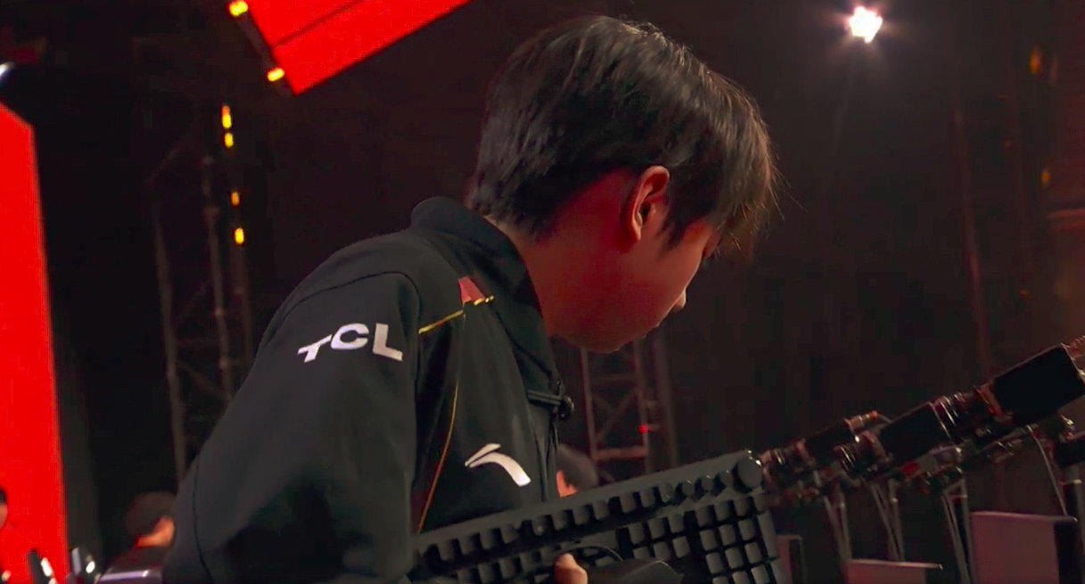 开局五连跪，EDG问题感觉太多了，看到赛后Ale这个表情一言难尽，你有啥想说的么