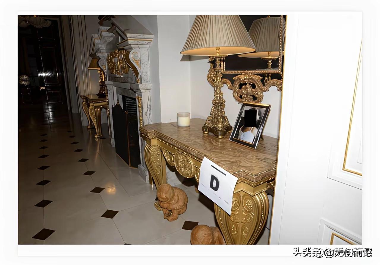 据说这也是爱泼斯坦室内的一些小摆件，都是用木头雕刻的，看起来非常的怪异，非常的抽