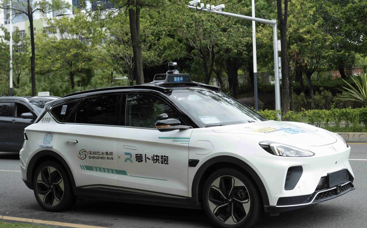 #萝卜快跑在武汉学会别车#其实无人驾驶抢的又何止是网约车司机的饭碗？车辆都无人了