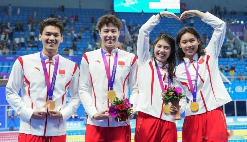 奥运男女4x100混决赛中国队四棒均发挥超神勇！！ 高光夺银 超世界纪录破亚洲纪