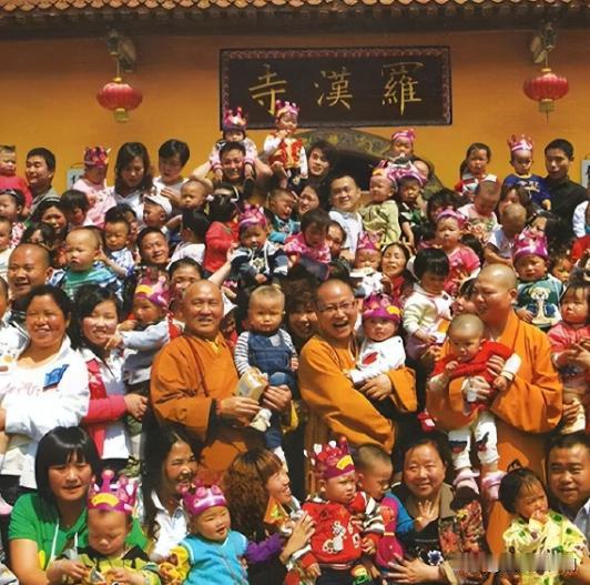 这是连科学都无法解释的奇迹！汶川大地震后，108个“罗汉娃”神奇降世，这背后究竟