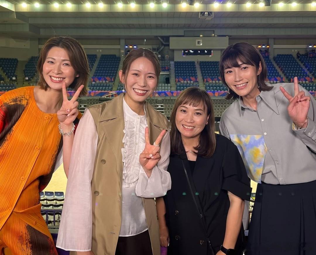 ⚪️🔴日本退役的排球明星们齐聚千叶，关注国家队比赛—木村纱织 & 古贺沙里那 