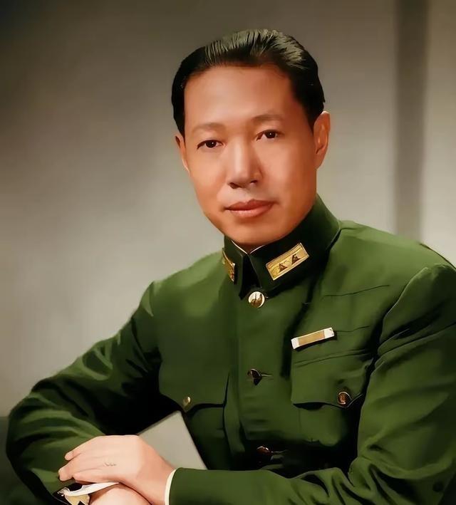 1954年，国民党上将熊式辉在泰国的工厂倒闭后，在蒋经国的斡旋下，允许他回台湾生