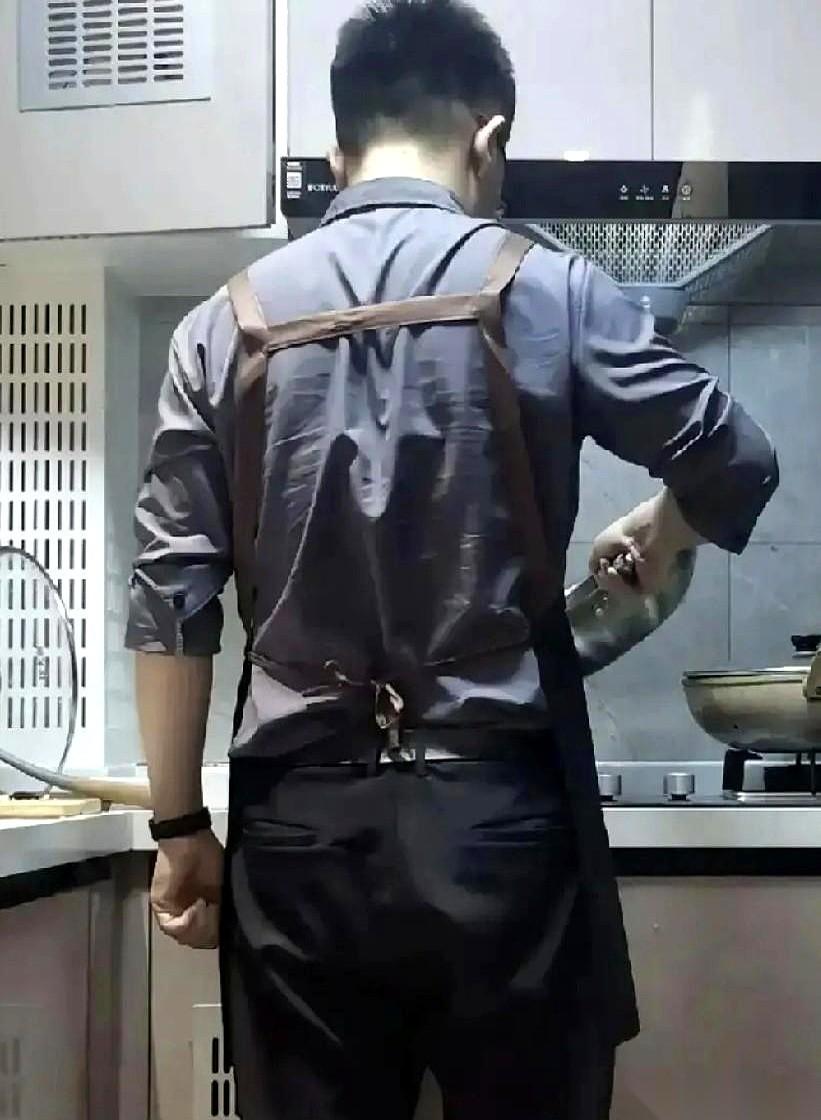 6000块，刚从焊枪火花里挣出来的血汗钱，一分没留，全转我了。
他说：带咱爸咱妈