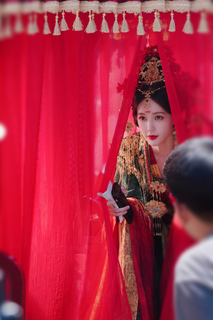 李一桐《书卷一梦》大婚路透！好贵气好明艳！！宋一梦嫁我！！ ​​​