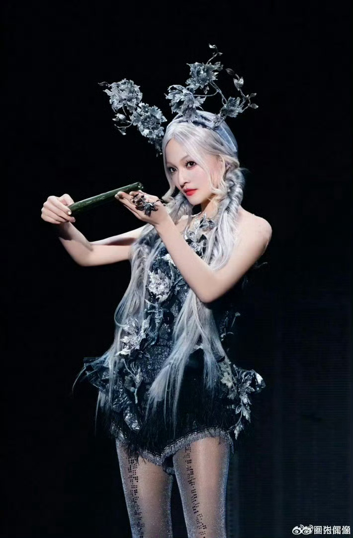 张韶涵强大的路人盘什么叫自带国民度，张韶涵完美诠释。很多路人不会追她日常动态，可