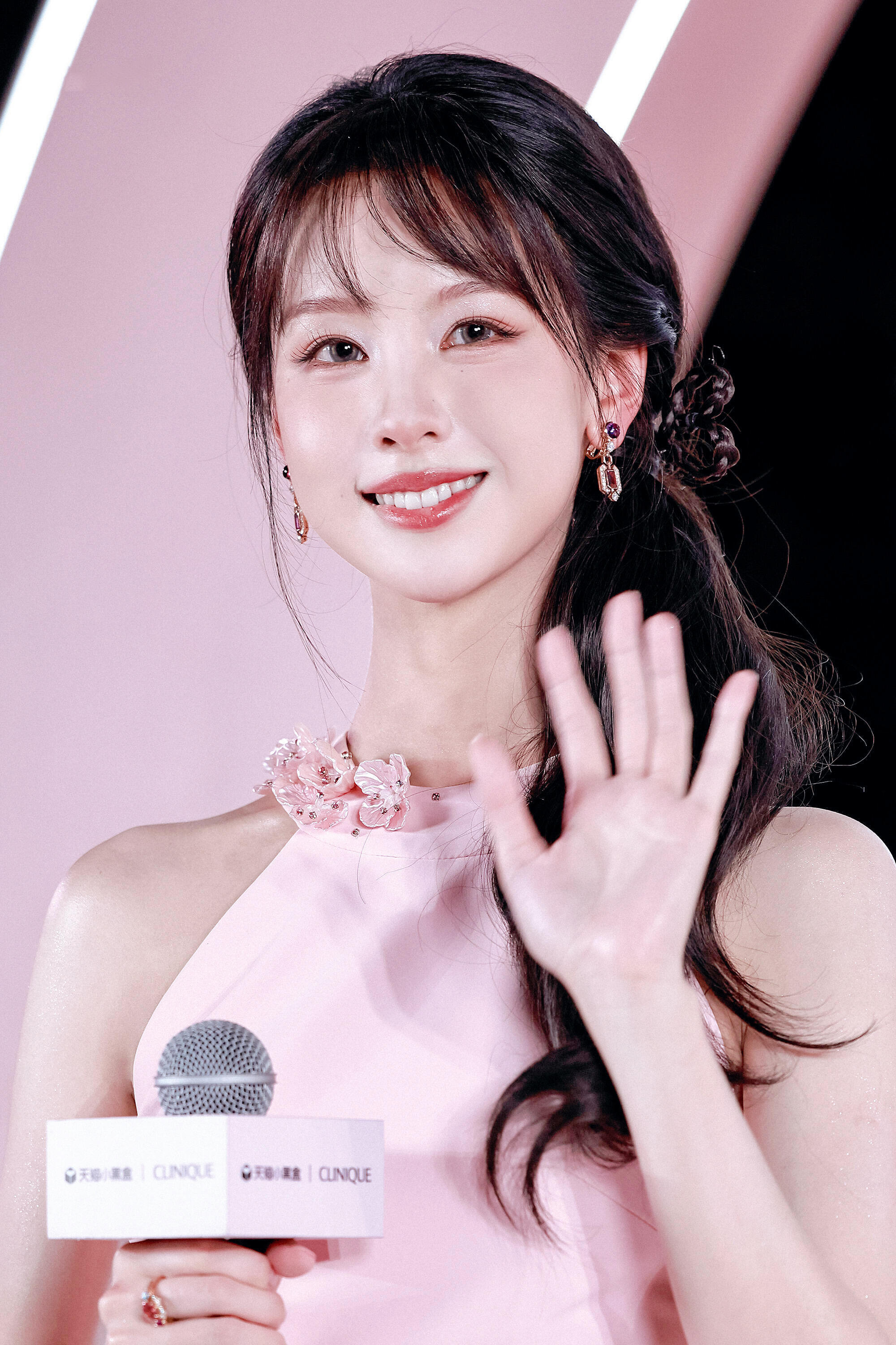 陈都灵 x 妆造夯爆陈都灵预告15秒换了13套衣服