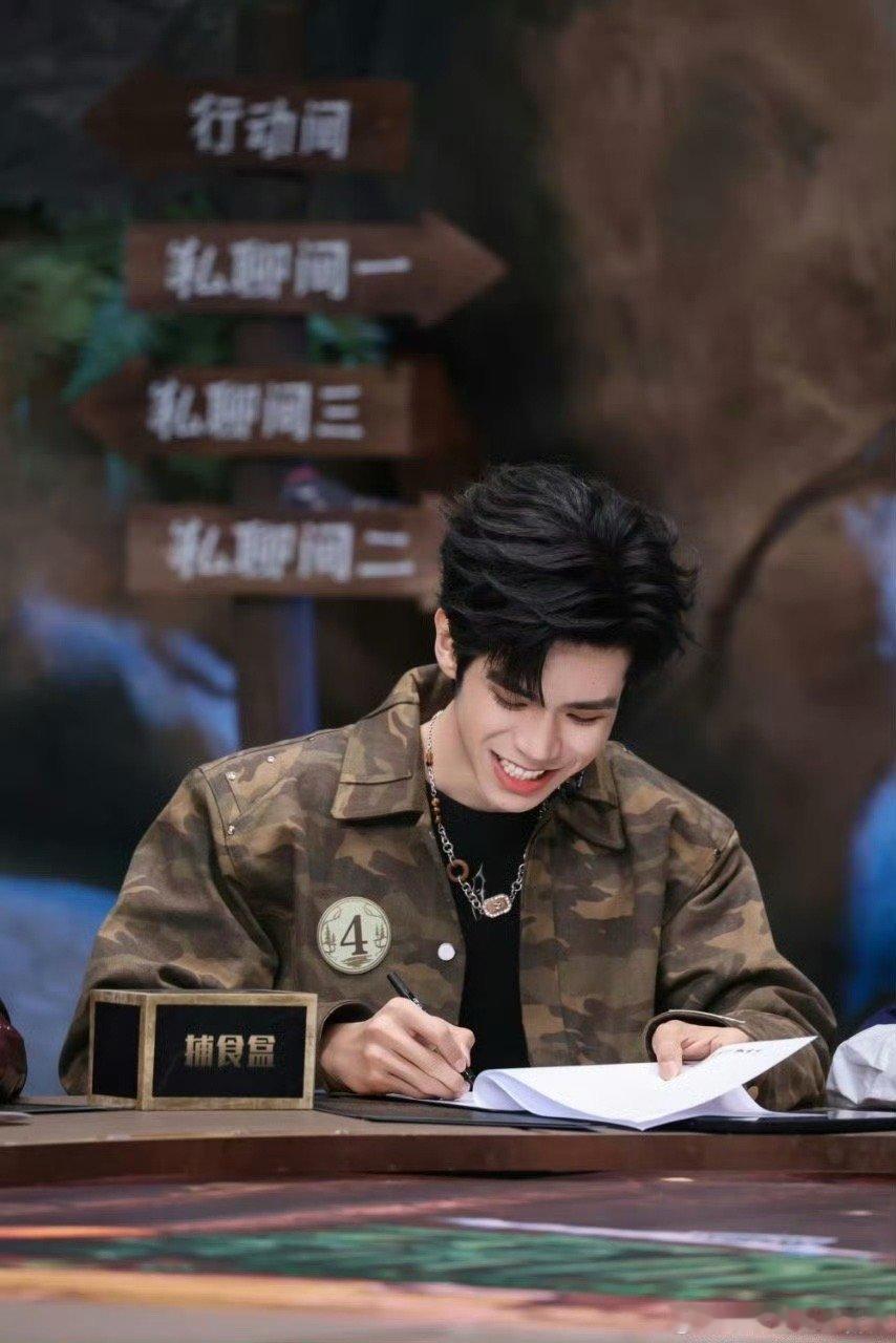 李晋晔这次遇到对手了 谈判桌上的K联盟，简直是铁板一块！李晋晔带着明确的诉求而来