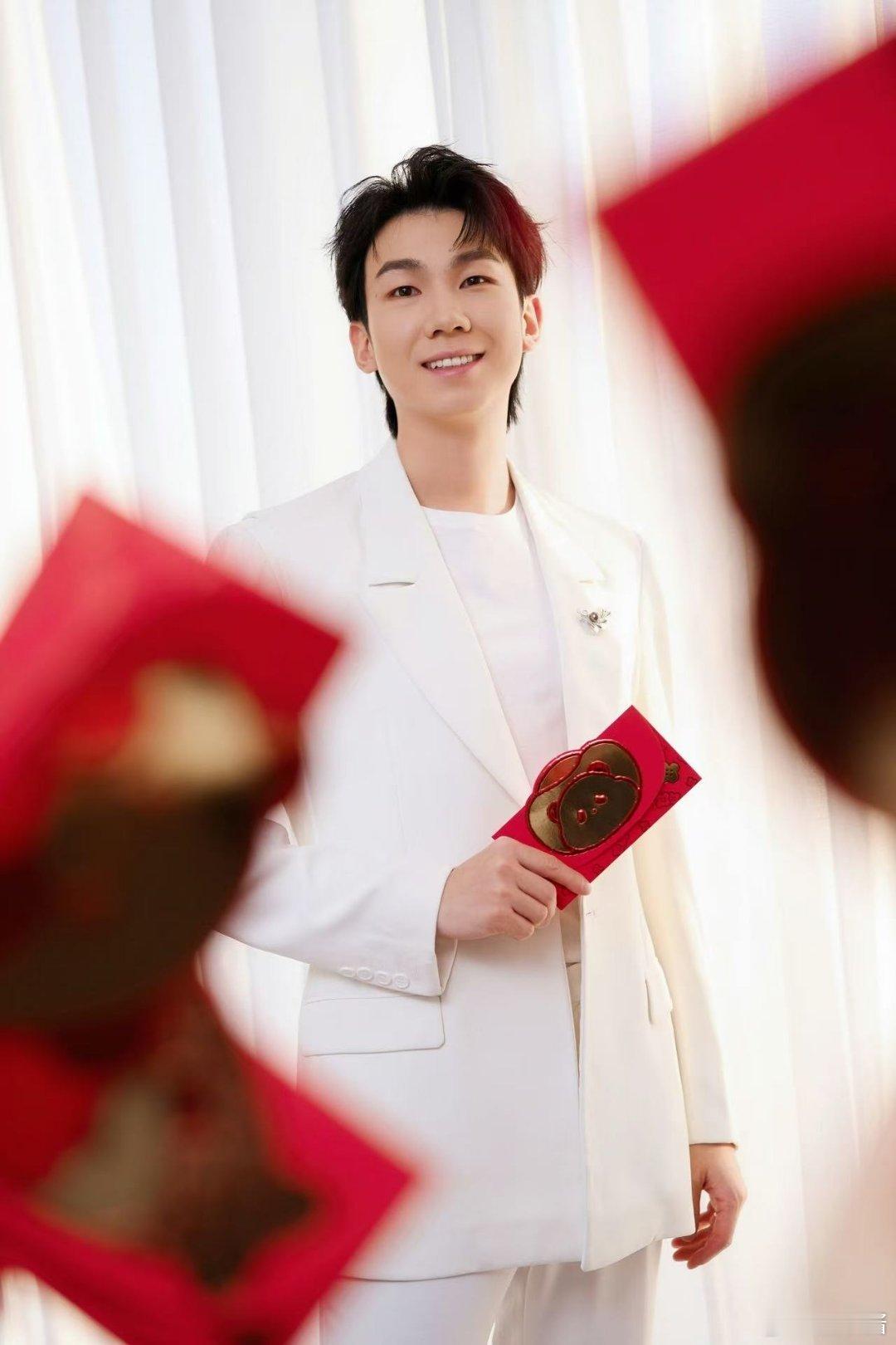 白举纲田佳鑫吴碧霞跨界合作  像这么高质量的合作能不能多安排一下，光是看了川渝民