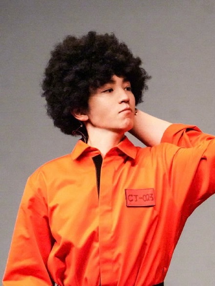 王俊凯  有没有看过话剧的朋友在不剧透关键情节的前提下来描述下这个爆炸头到底啥性