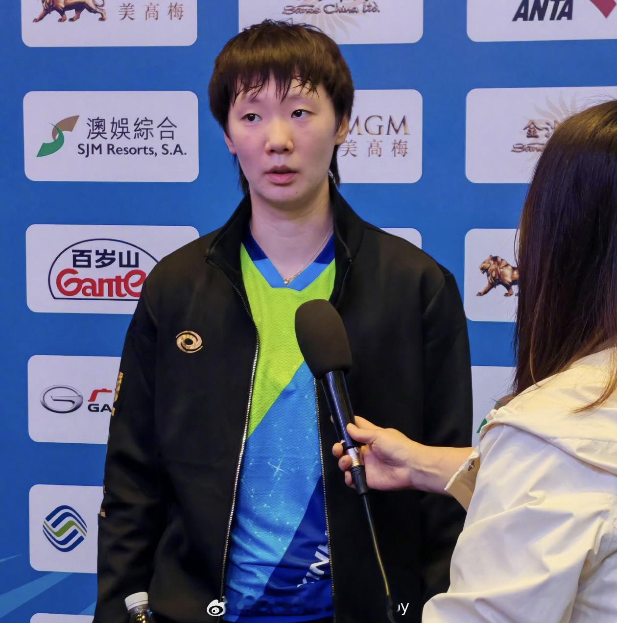 统治级表现！🔥 王曼昱在半决赛中直落四局（11-4, 12-10, 11-3,