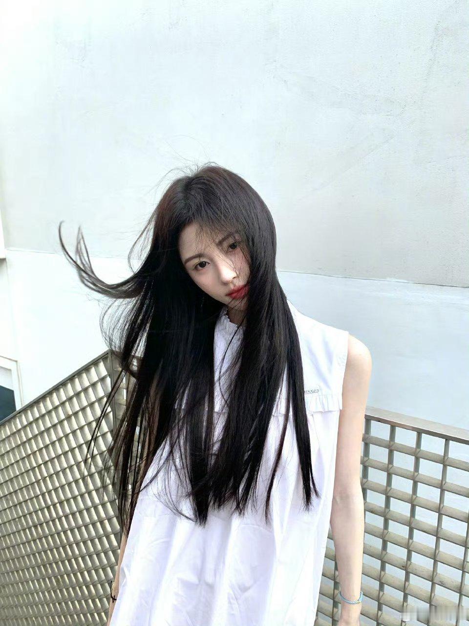 鞠婧祎周末营业漂亮明媚的小女孩，七夕快乐[可怜]​​​