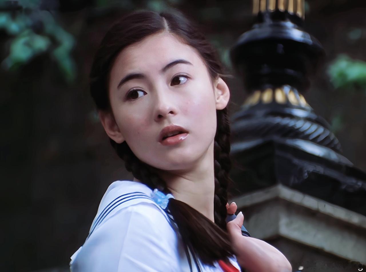《喜剧之王》｜柳飘飘

穿梭时间的画面的钟，从反方向开始移动

考古以后完全爱上