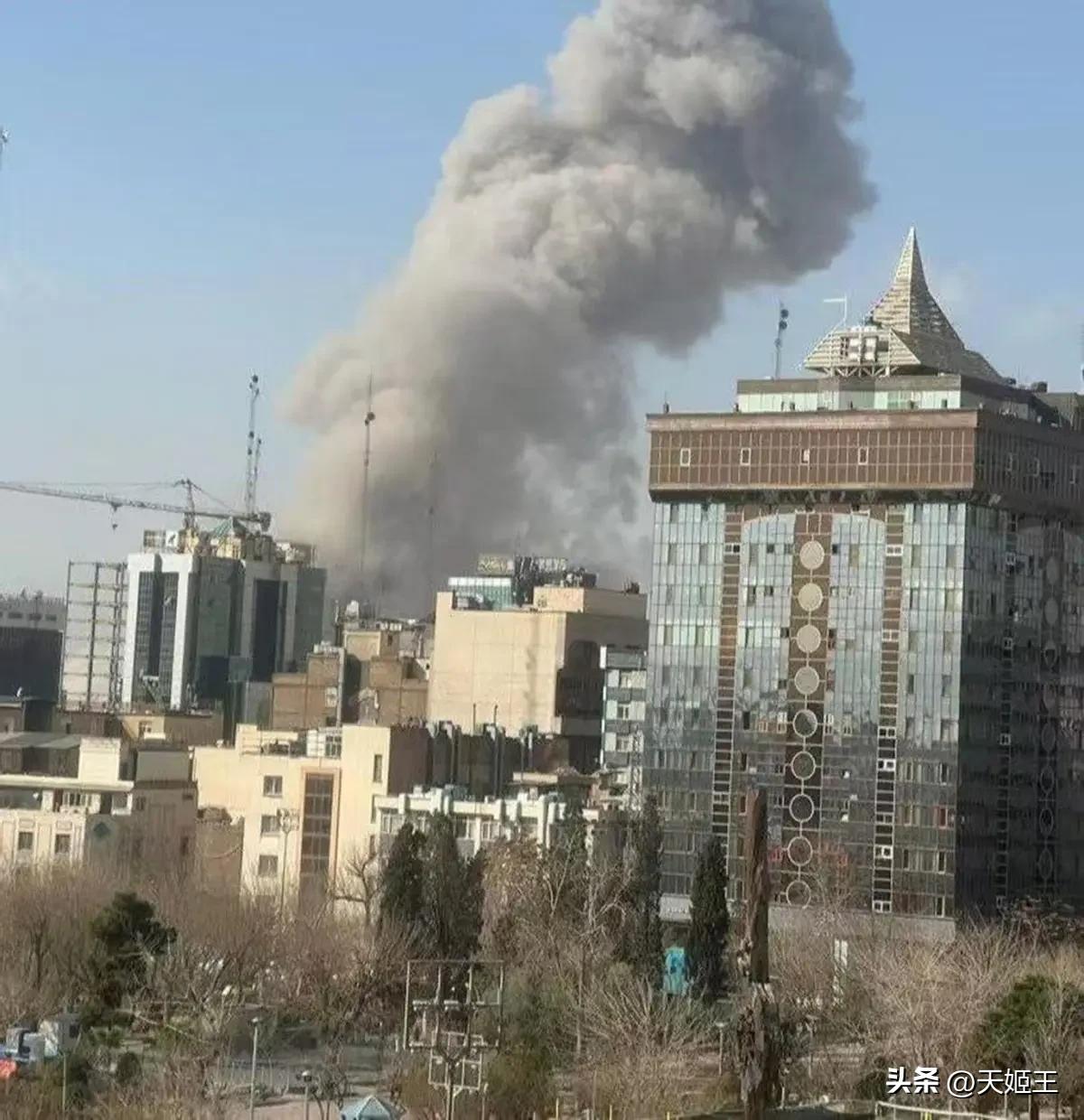 最直接影响：伊朗已封锁霍尔木兹海峡，全球30%海运石油通道中断，国际油价飙升至1