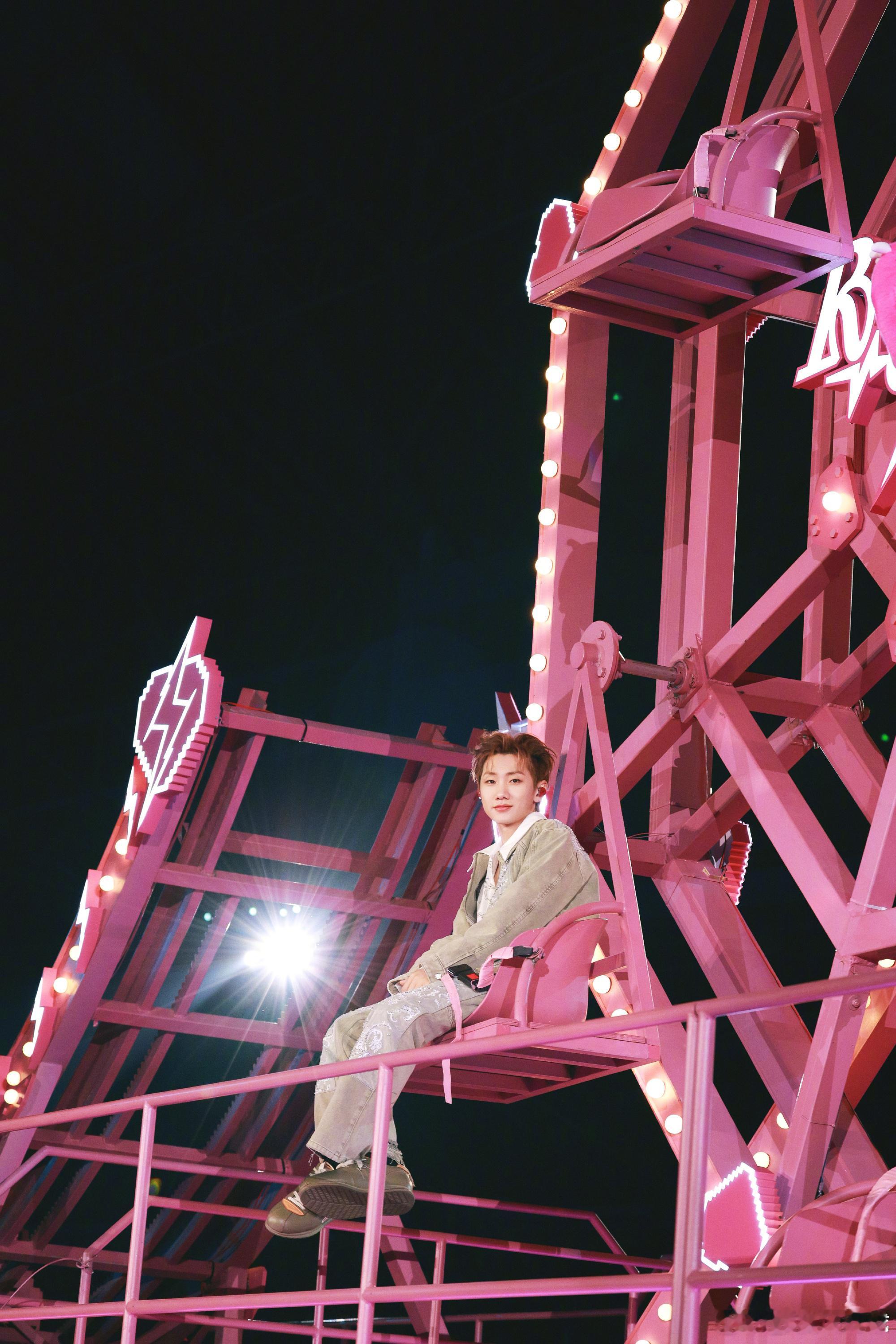 汪苏泷最后一次用这文案爱你汪苏泷冒着掉眼泪的风险 汪苏泷冒着掉眼泪的风险，最后一