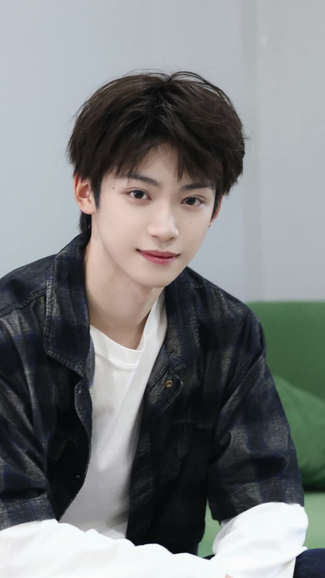 这也太显小了吧 