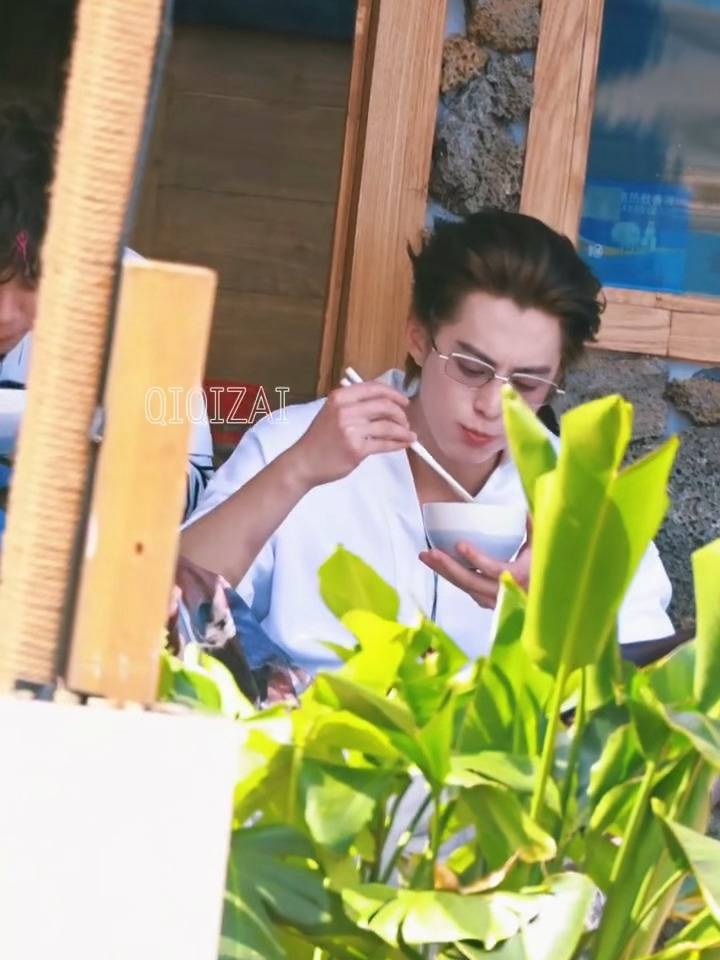 🥹萌化了（cr📕七～七仔王鹤棣亲爱的客栈2026