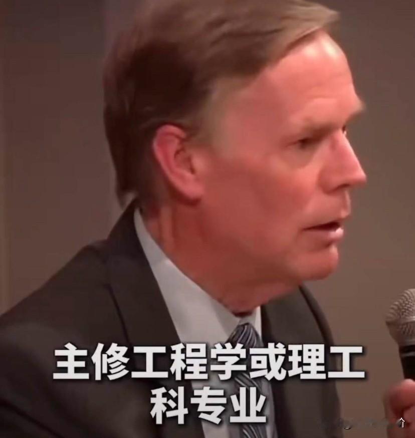 美国政治精英终于开始认可中国发展模式了。

美国前驻华大使伯恩斯说：“我们都低估