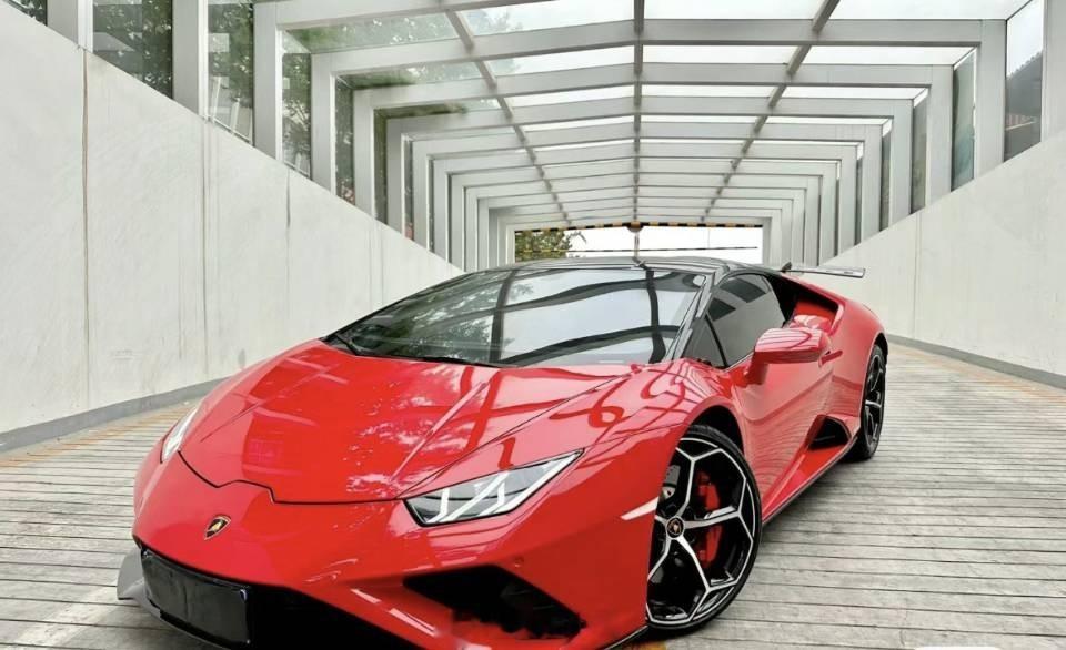 红色小牛有喜欢的吗[毛球][毛球]兰博基尼 Huracan EVO RWD去年6
