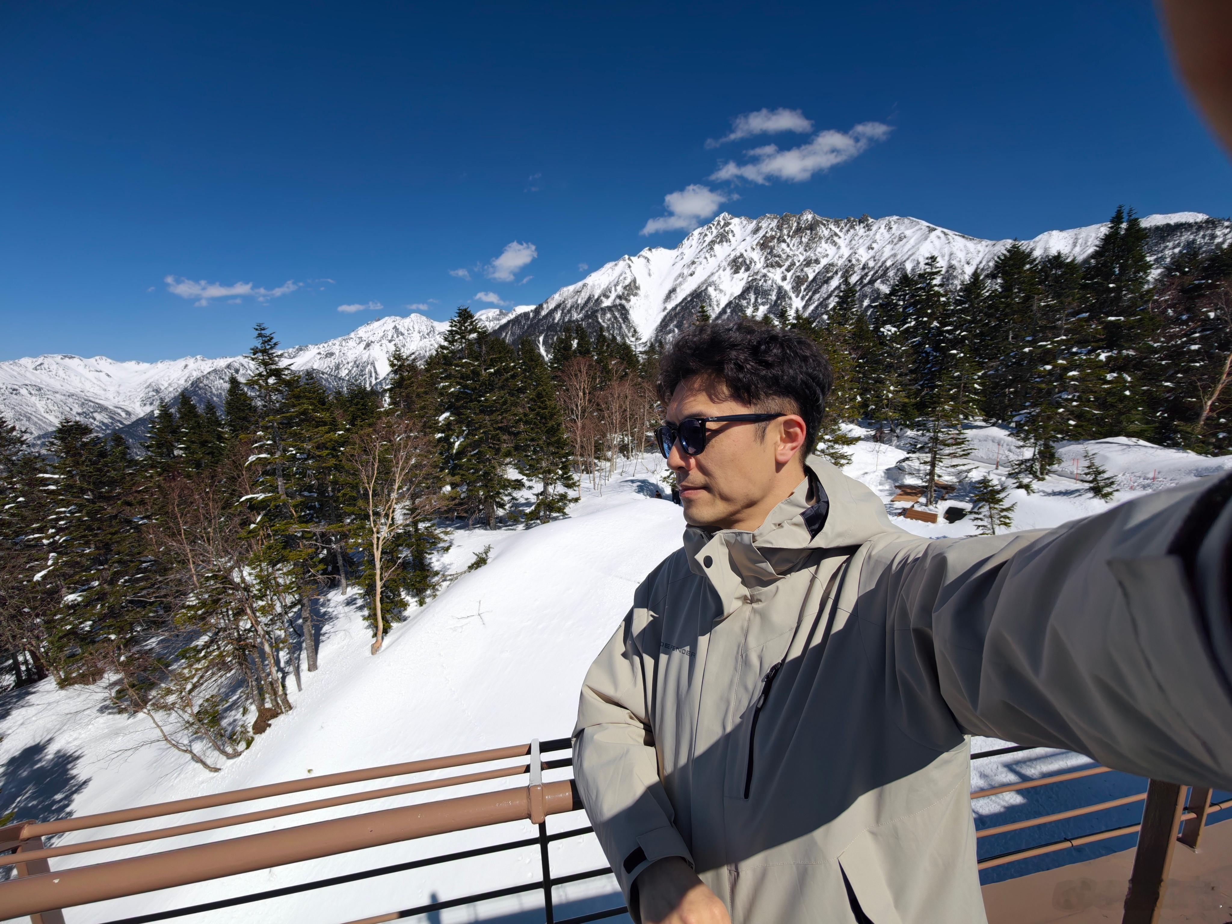 油价涨了冲锋衣可能更贵看了一眼去欧洲的机票，燃油附加费都够一家四口温泉旅行一个礼