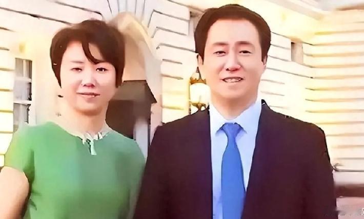 许家印香港豪宅挖出“地牢”
何为地牢，就是地下部分面积。经计算为464平方，按当