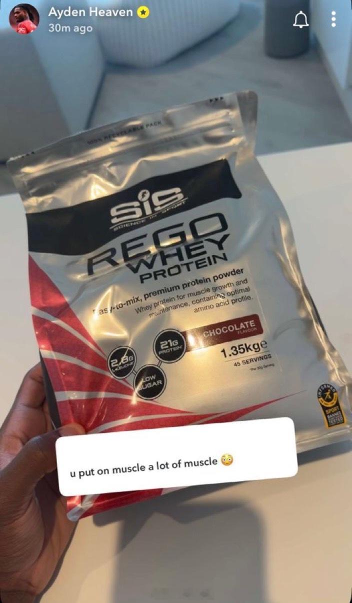 艾登海文分享自己训练恢复喝的乳清蛋白 