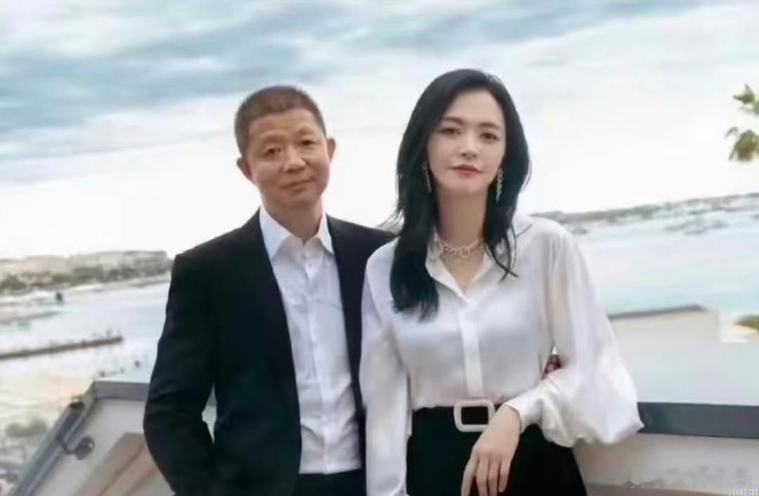 姚晨曹郁官宣离婚 才知道两人早就离婚了，为了保护孩子瞒了这么久，连公开都选了这么