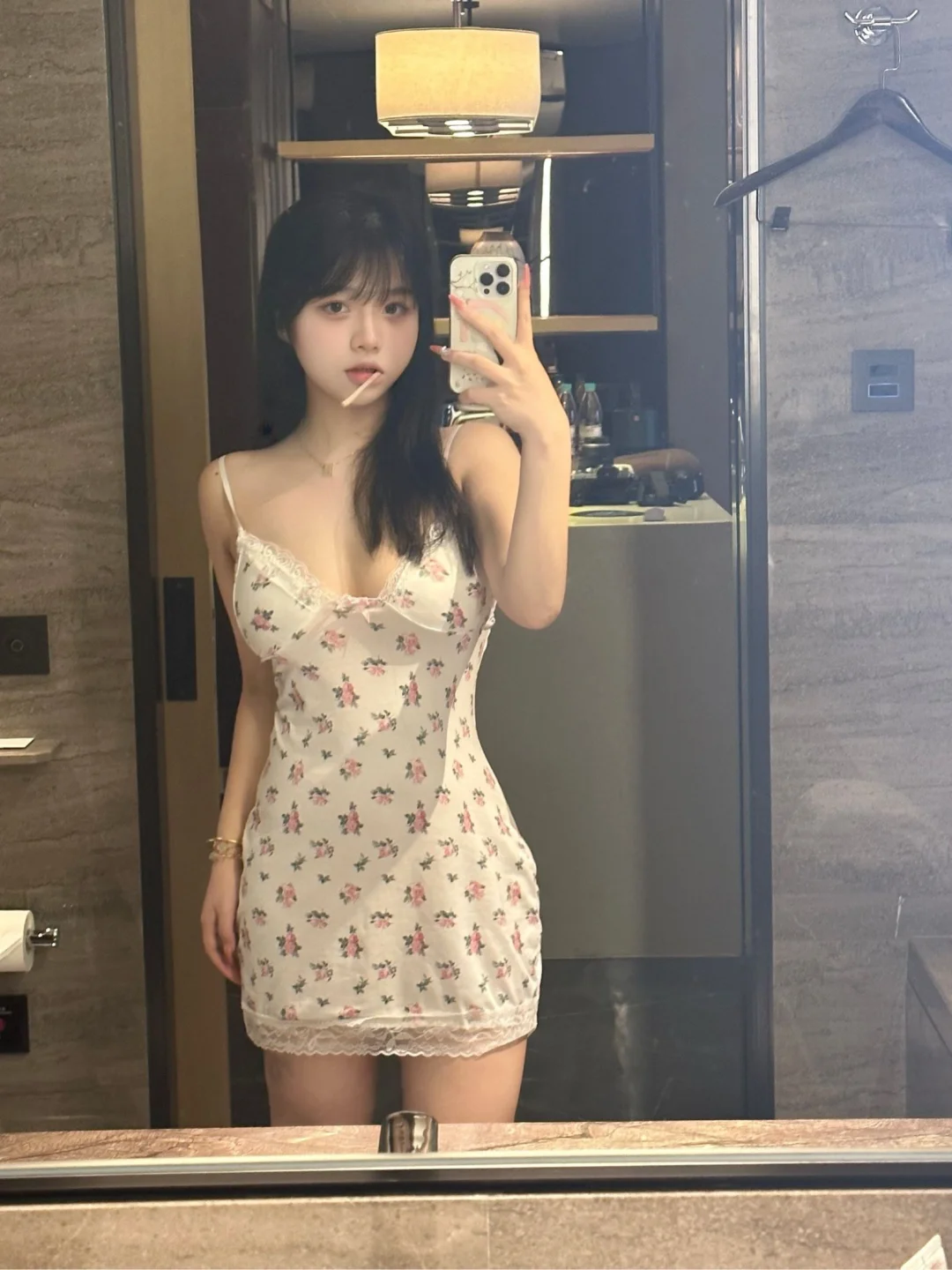 对镜拍🤳