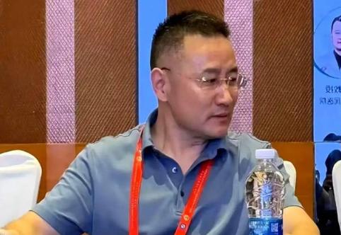 祖副院长栽在美女身上！


这位医生选择了实名举报。
对象是她的上级，一位副院长