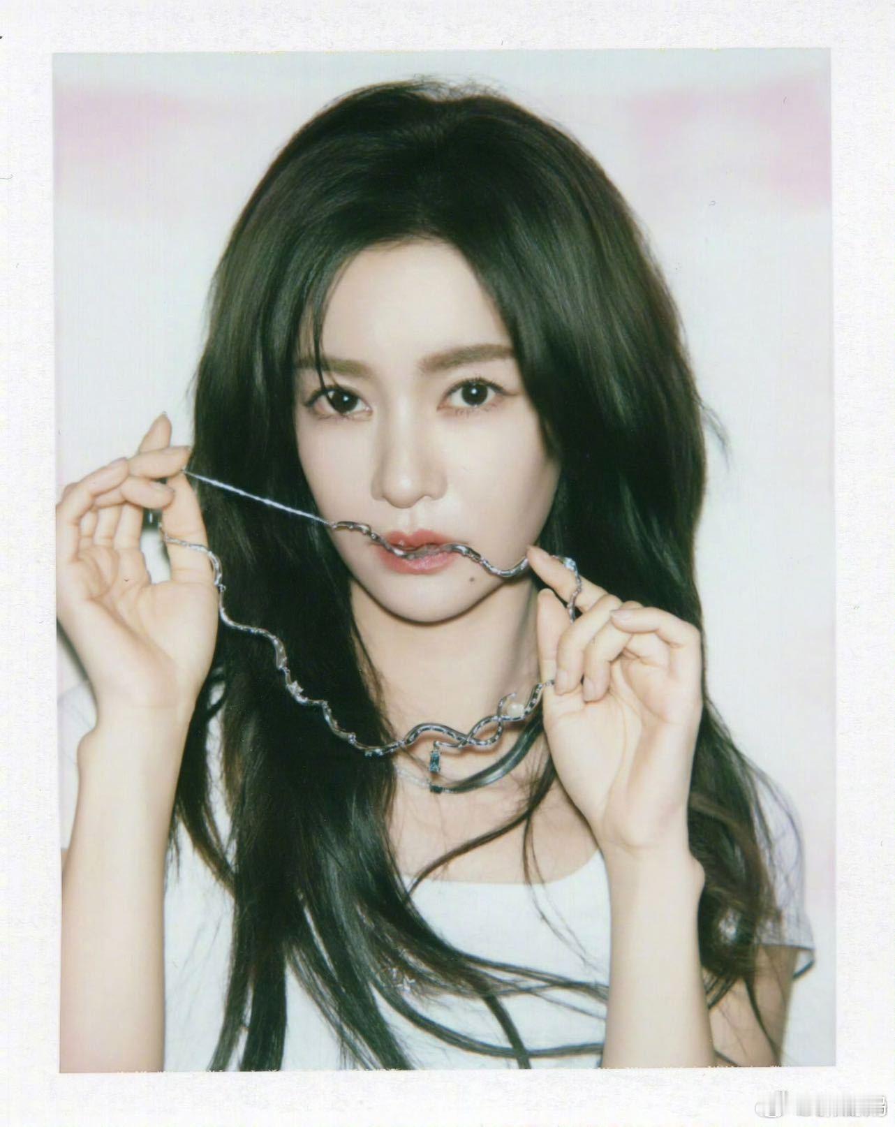 李晟十日终焉章晨泽贴脸度李晟的长相就非常的帅气，特别是看到了小说中的这个人物的设