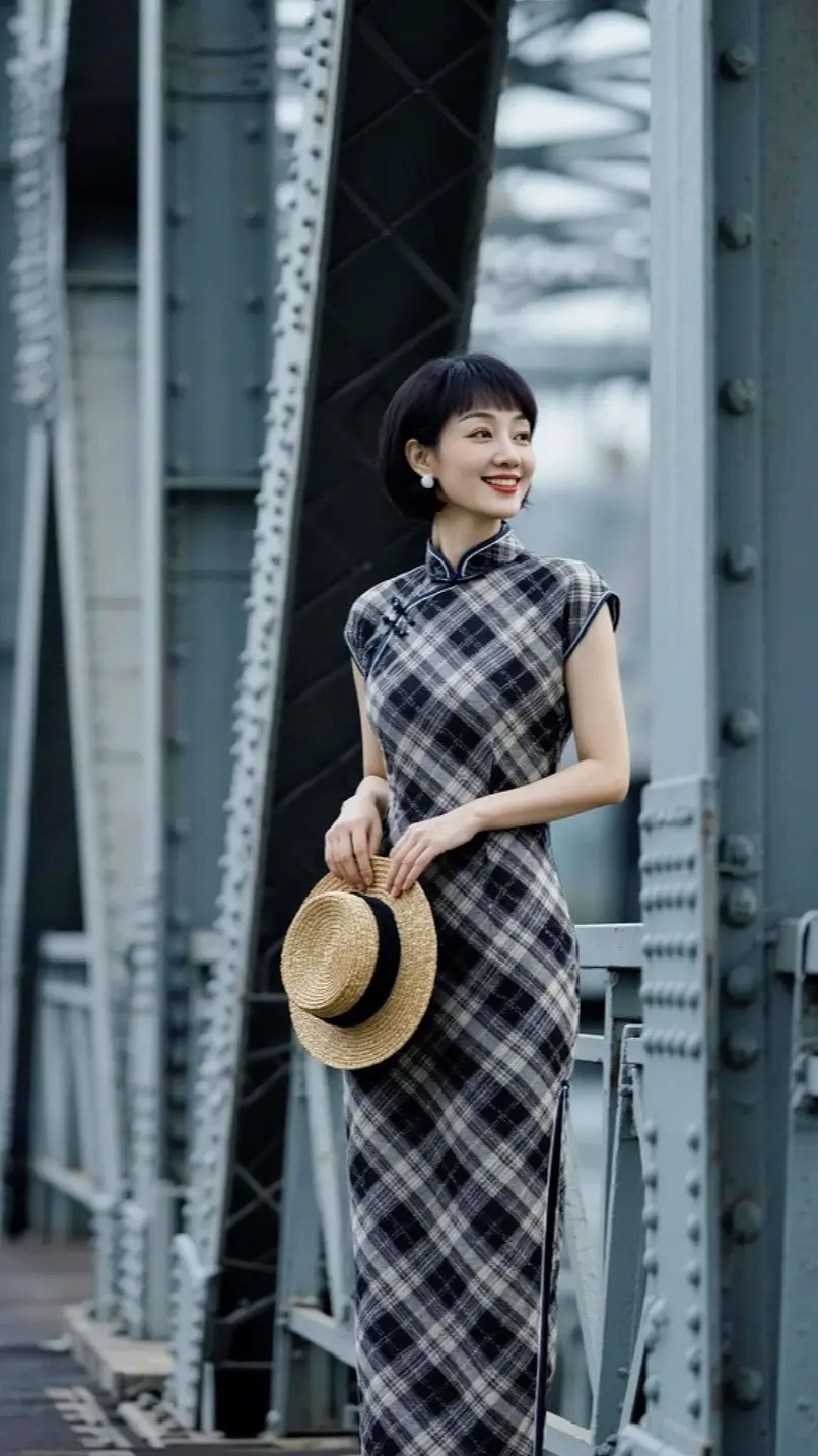 AI格纹旗袍照 随变ai随便玩 广告分成伙伴计划玩法达人